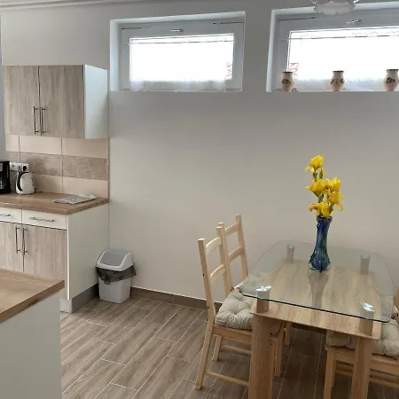 Pingvin Cukraszda Appartement *